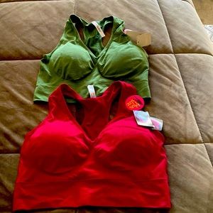 Plus size razorback sports bra